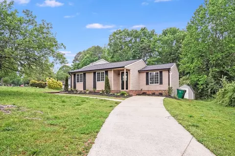 5001 Forest Mountain Ct, Charlotte, NC 28227