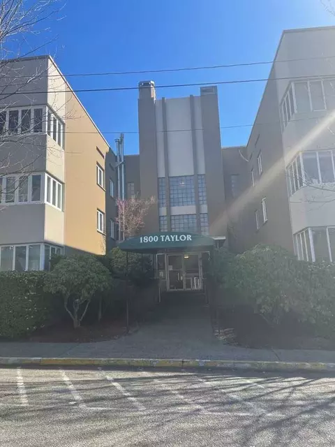 1800 Taylor Ave N #2, Seattle, WA 98109