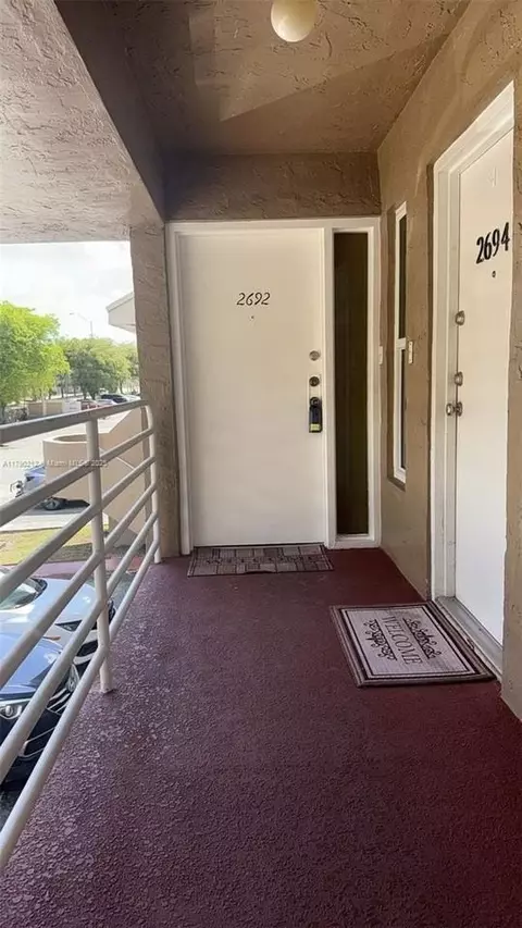 2692 W 60th St, Hialeah, FL 33016