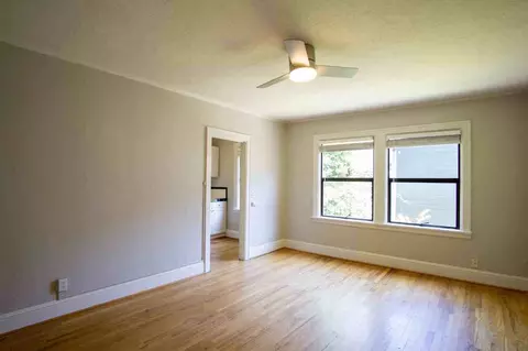 130 NW 19th Ave #206, Portland, OR 97209