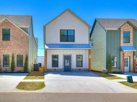 604 W 2nd St #100, Edmond, OK 73003