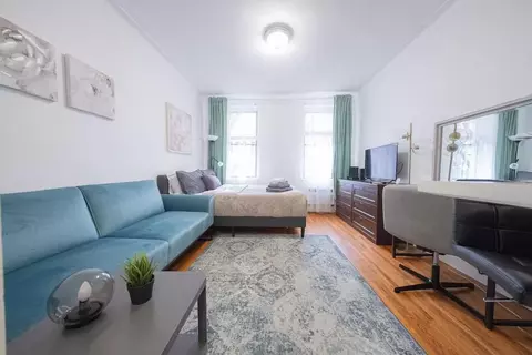 e 74th st, New York, NY 10021