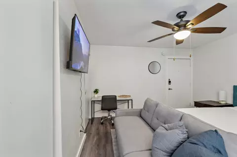 gilbert ave, Dallas, TX 75219