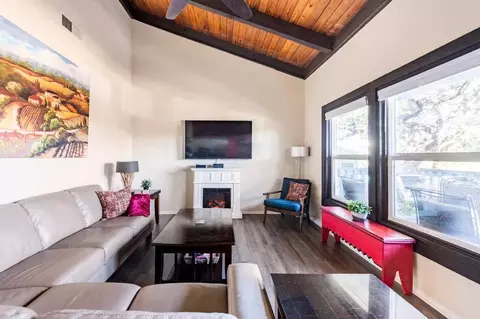 trailside dr, Austin, TX 78704