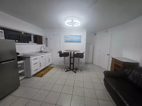 7909 NW 40th St #C, Hollywood, FL 33024