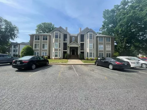 6246 Rosecroft Dr, Charlotte, NC 28215