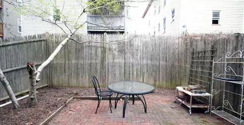 169 Erie St #2, Cambridge, MA 02139