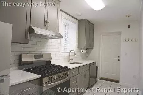 27 Lambert St #1L, Cambridge, MA 02141