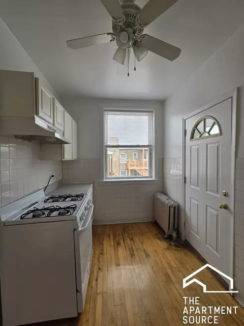 n mozart st, Chicago, IL 60618