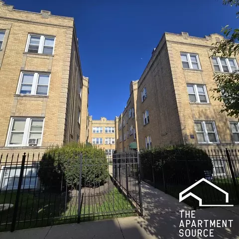 4047 N Mozart St #2W, Chicago, IL 60618