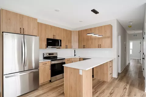 3992 S Lake Park Ave #2E, Chicago, IL 60653