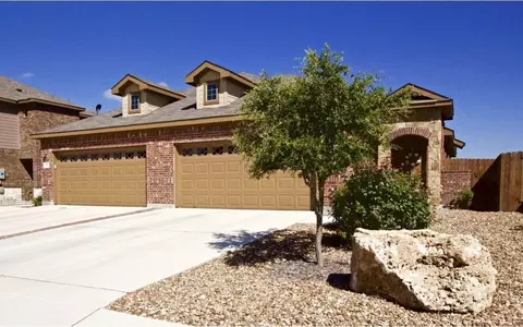 122 Hidden Springs Dr, Bastrop, TX 78602