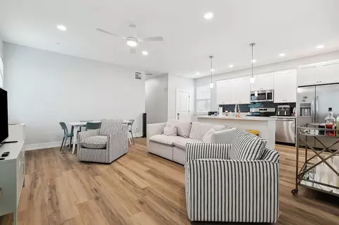 1809 Hillary St, New Orleans, LA 70118