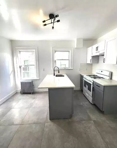 182-184 Chancellor Ave #1, Newark, NJ 07112