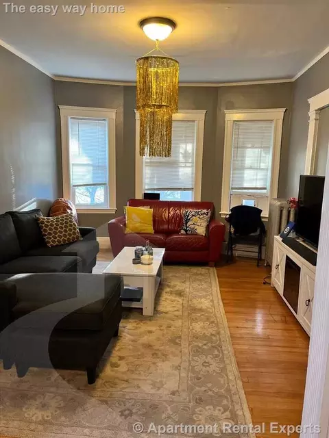 303 Alewife Brook Pkwy #2, Somerville, MA 02144