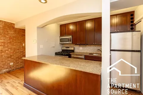 663 W Melrose St #2F, Chicago, IL 60657