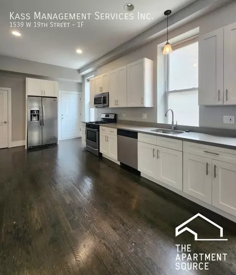 1539 W 19th St #1F, Chicago, IL 60608