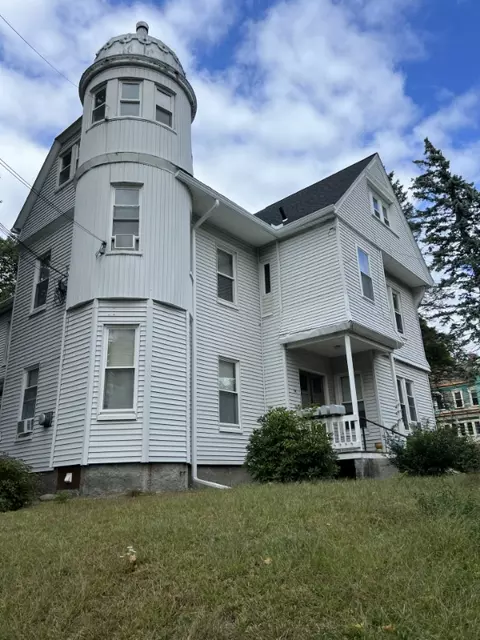 14 Beacon St #1, Fitchburg, MA 01420