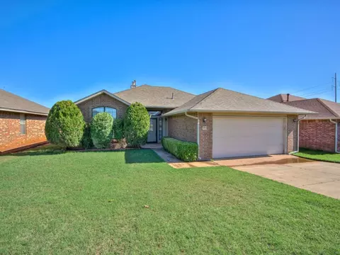 1905 SE 17th St, Moore, OK 73160
