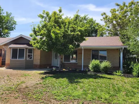 5520 E Thrill Pl, Denver, CO 80207