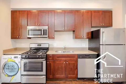 647 W Deming Pl #1F, Chicago, IL 60614