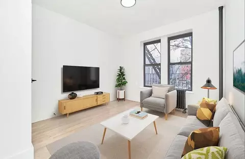 208 E 6th St #38, New York, NY 10003