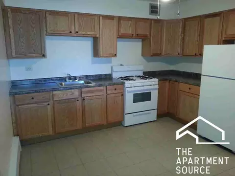 6821 N Sheridan Rd #402, Chicago, IL 60626
