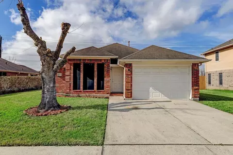 8203 Eastpoint Blvd, Baytown, TX 77521