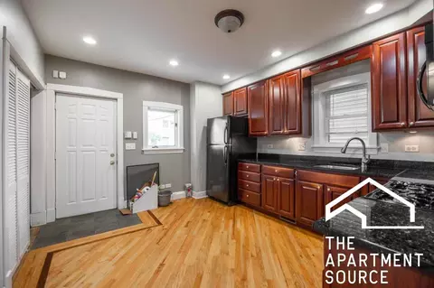 2933 N Ridgeway Ave #1, Chicago, IL 60618