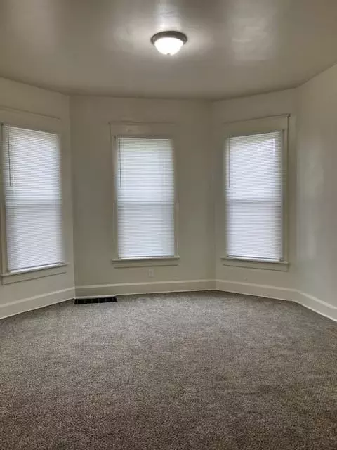 319 W Nebraska Ave, Peoria, IL 61604