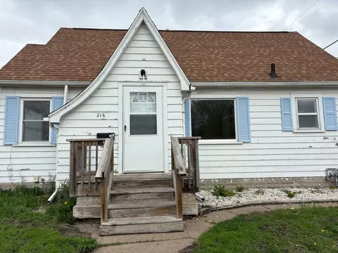 216 Kern St, Waterloo, IA 50703