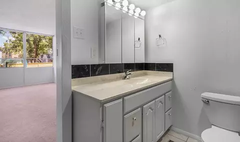 1800 Lavaca St #1028, Austin, TX 78701