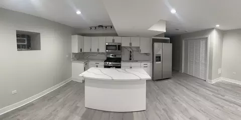 2933 W Lexington St #1, Chicago, IL 60612