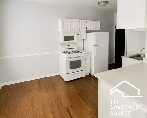 3714 N Sheffield Ave #402, Chicago, IL 60613