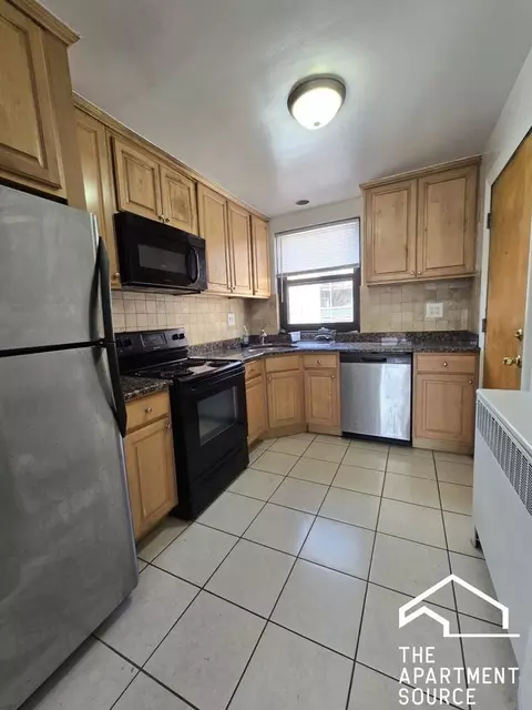 7324 N Ridge Blvd #3E, Chicago, IL 60645