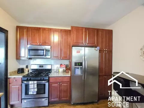 1827 W Winona St #2, Chicago, IL 60640