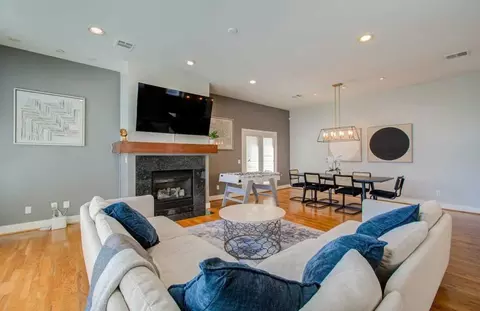 darling st, Houston, TX 77007