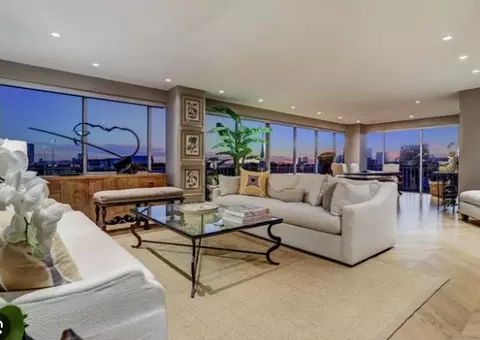 2200 Willowick Rd #826, Houston, TX 77027