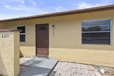 4325 NW 5th Ave, Pompano Beach, FL 33064
