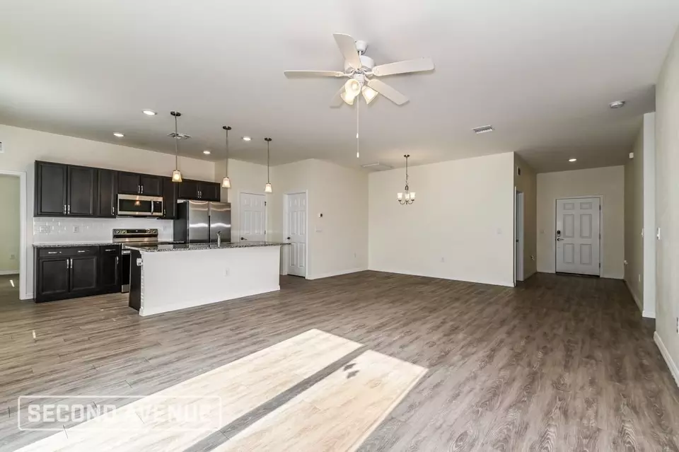  2923 NE 2nd Pl, Cape Coral, FL 33909 photo 5