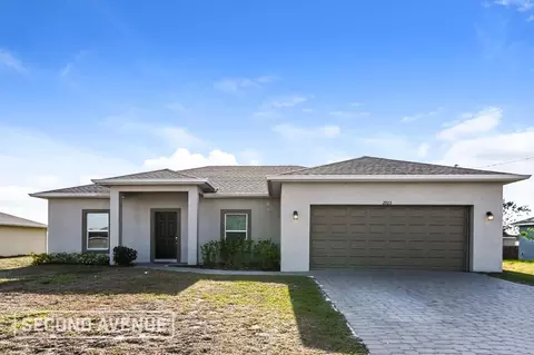 2923 NE 2nd Pl, Cape Coral, FL 33909