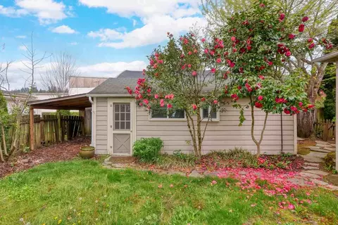 1741 8th Ave #B, West Linn, OR 97068
