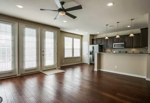 950 Henderson St #1248128, Fort Worth, TX 76102