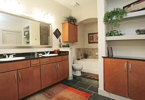 1901 Post Oak Blvd #2.258, Houston, TX 77056