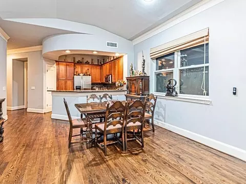 58 Briar Hollow Ln #3202, Houston, TX 77027