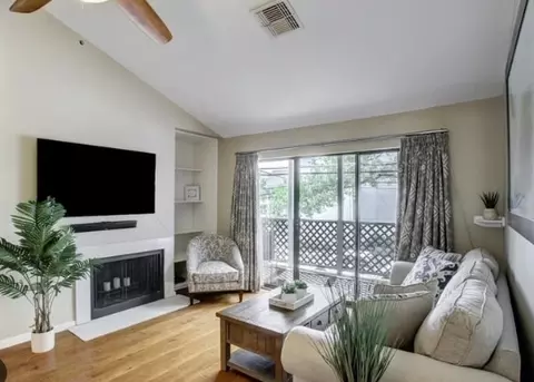 2829 Timmons Ln #2102, Houston, TX 77027