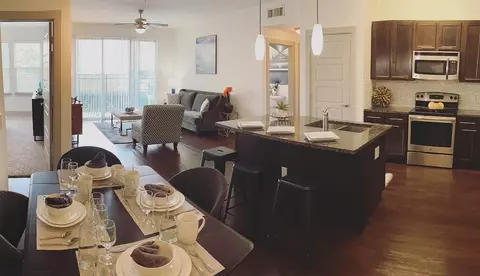 2200 Yale St #41.27, Houston, TX 77008