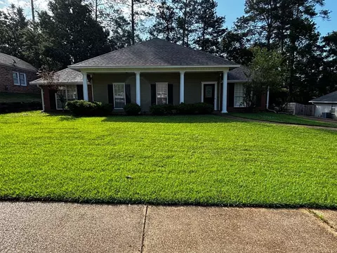 232 Boxwood Cir, Brandon, MS 39047