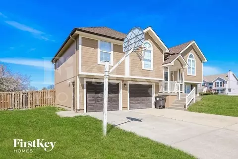 808 Winesap Cir, Belton, MO 64012