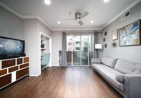 2111 Welch St #3008, Houston, TX 77019